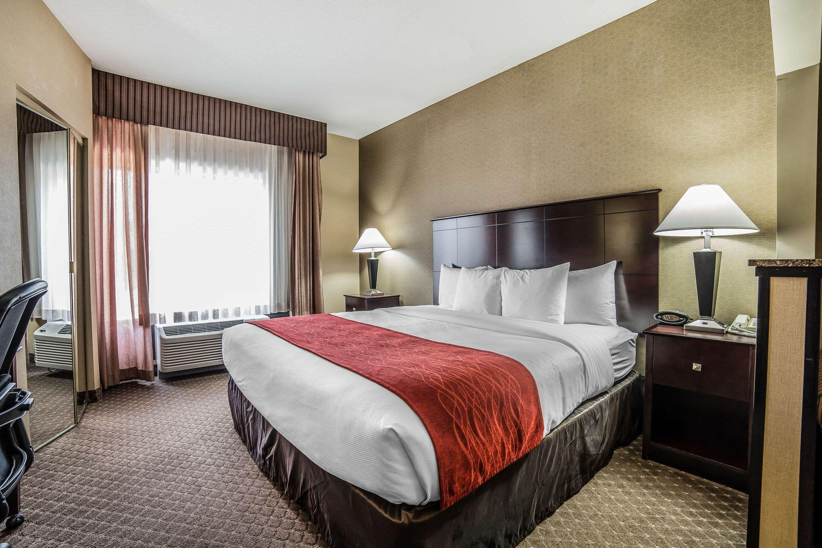 Comfort Suites Ogden Conference Center Екстериор снимка