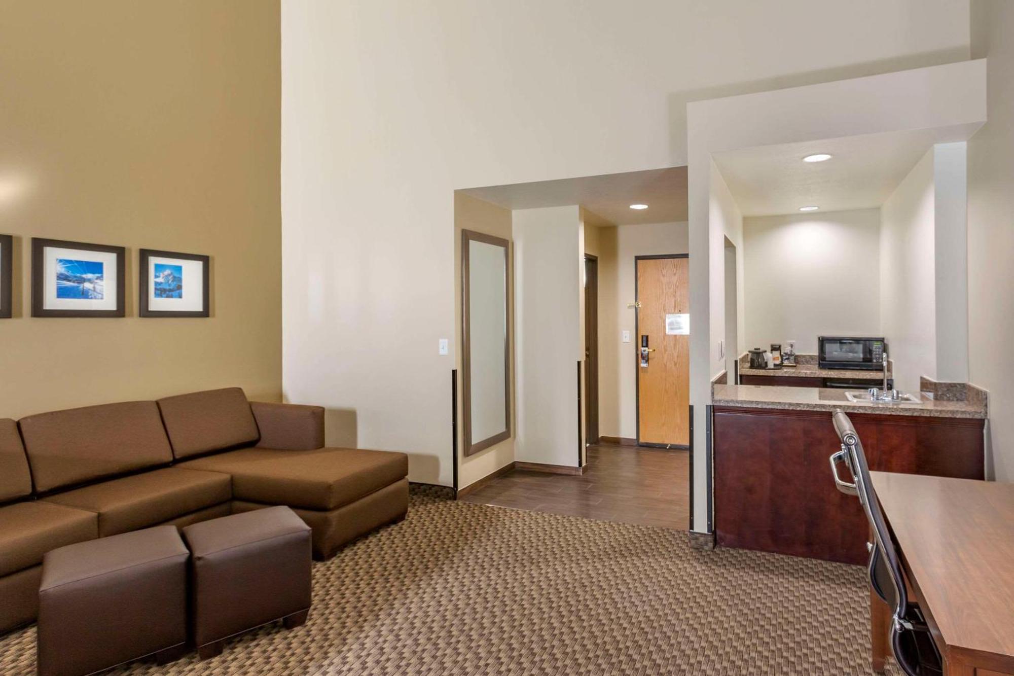 Comfort Suites Ogden Conference Center Екстериор снимка