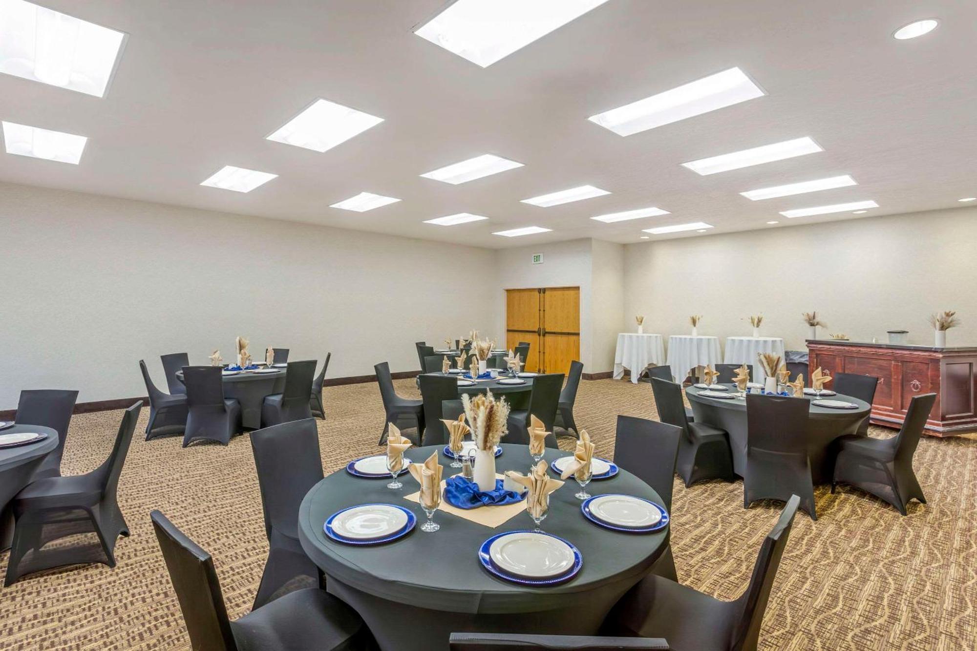 Comfort Suites Ogden Conference Center Екстериор снимка