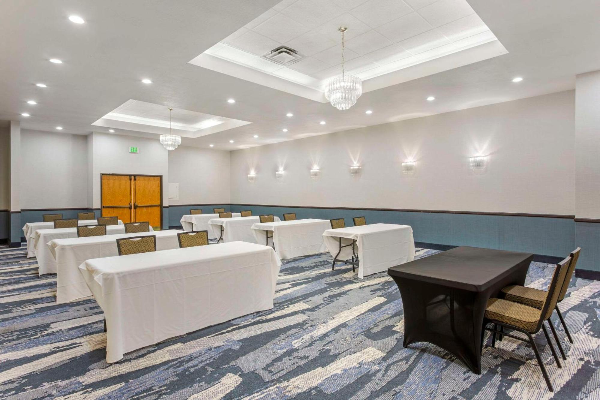 Comfort Suites Ogden Conference Center Екстериор снимка